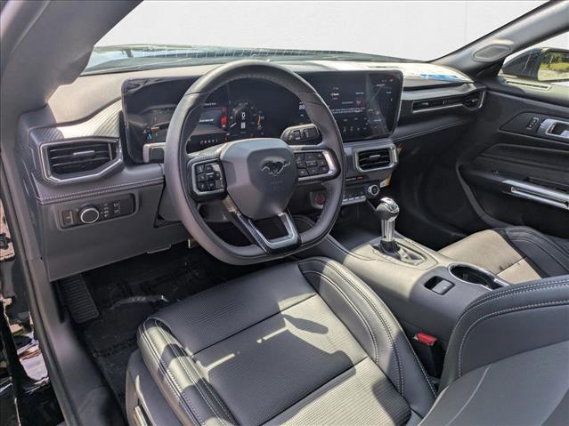 2025 Ford Mustang EcoBoost Premium photo 3