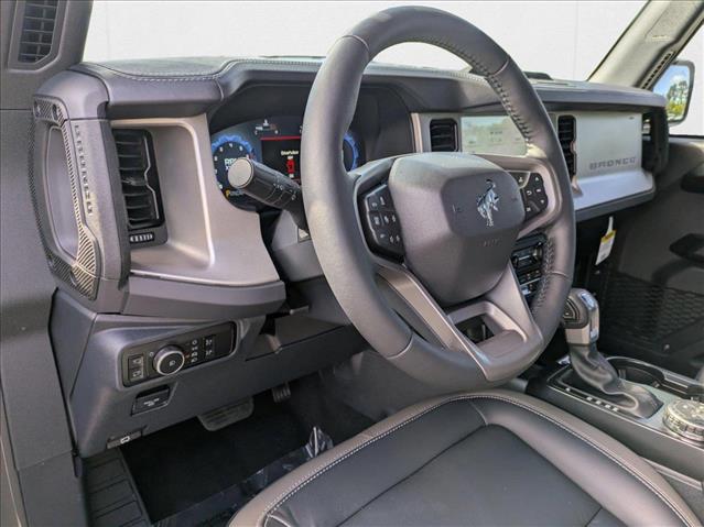 2025 Ford Bronco Outer Banks photo 3