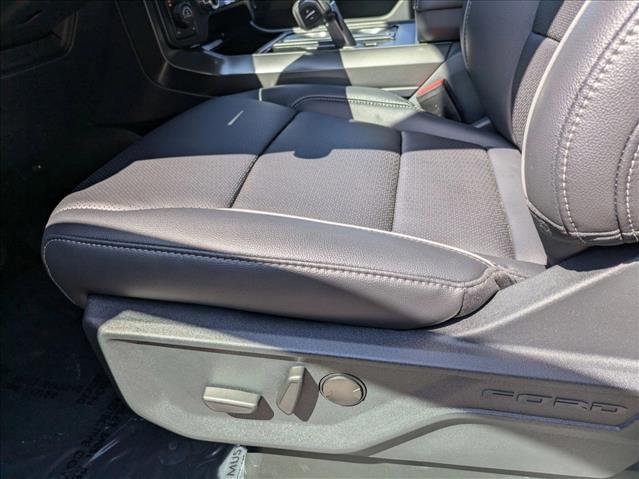 2025 Ford F-150 Lariat photo 4
