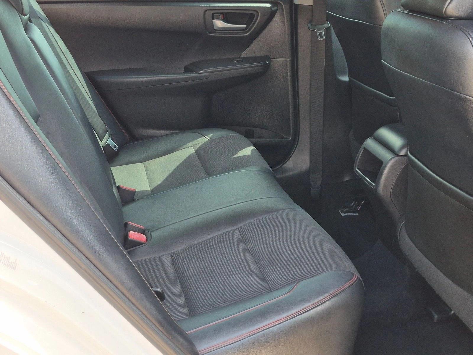 2016 Toyota Camry 18