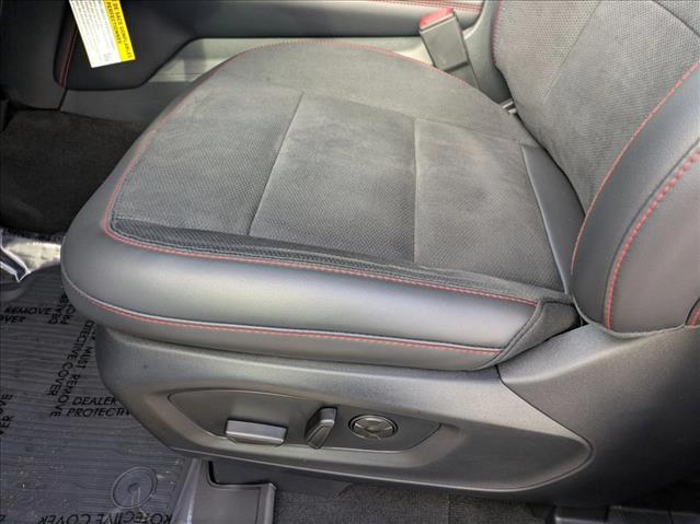 2025 Ford Explorer ST photo 4