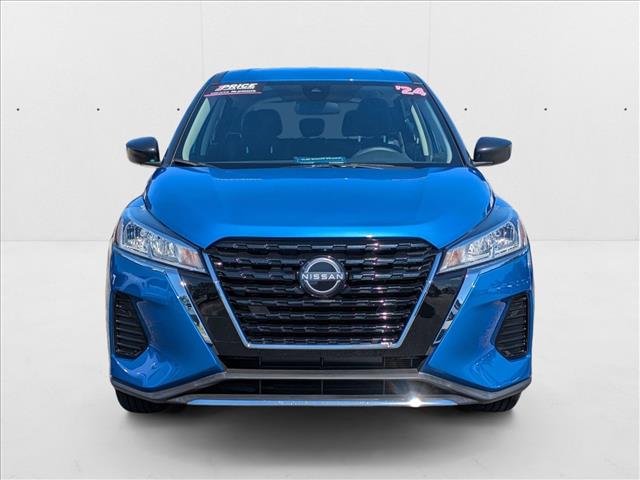 2024 Nissan Kicks S photo 2