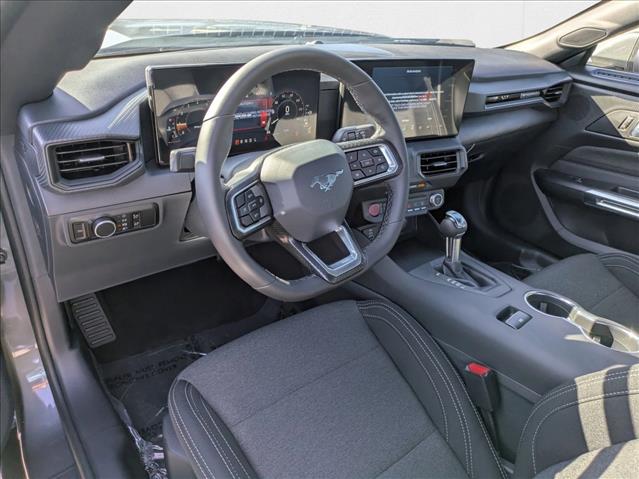2025 Ford Mustang EcoBoost photo 3