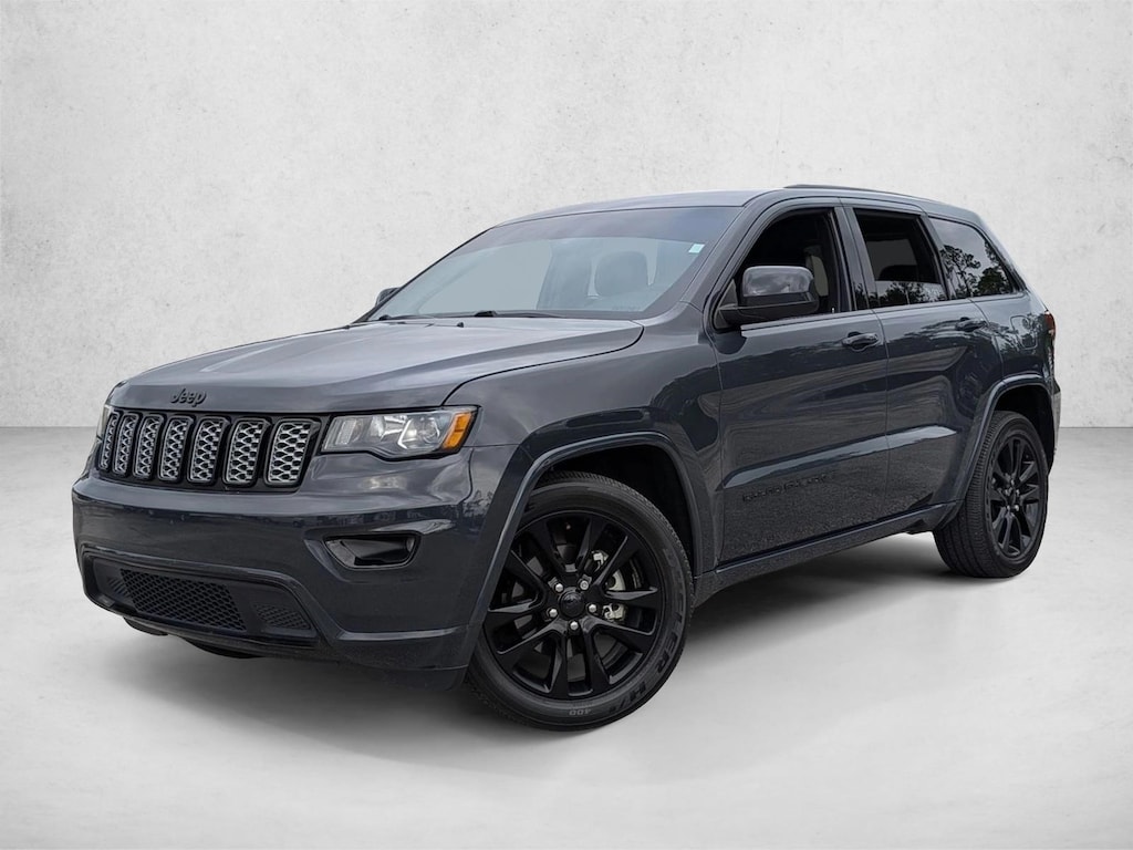 Used 2018 Jeep Grand Cherokee Altitude SUV