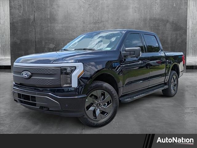 2025 Ford F-150 Lightning Flash's photo