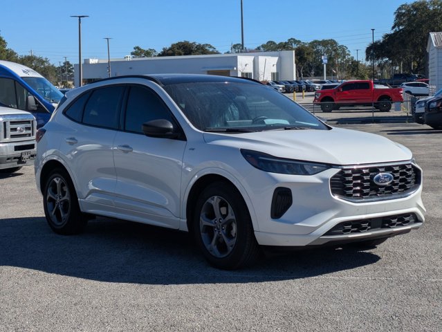 2024 Ford Escape ST-Line photo 2
