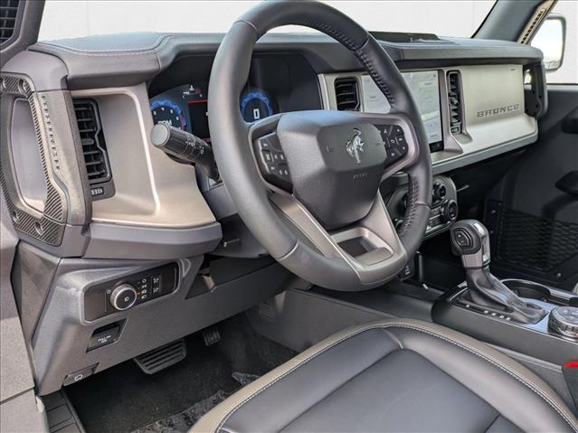 2025 Ford Bronco Outer Banks photo 3