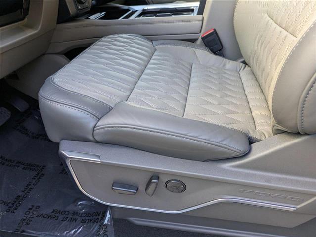 2025 Ford F-350 Platinum photo 4