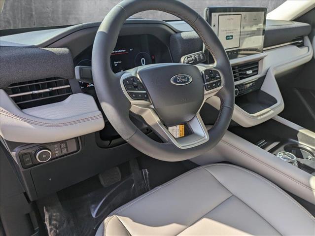 2025 Ford Explorer photo 3