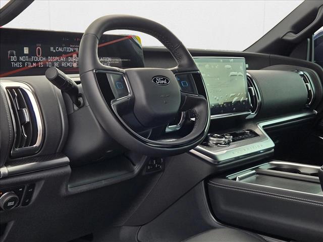 2025 Ford Expedition Platinum photo 3