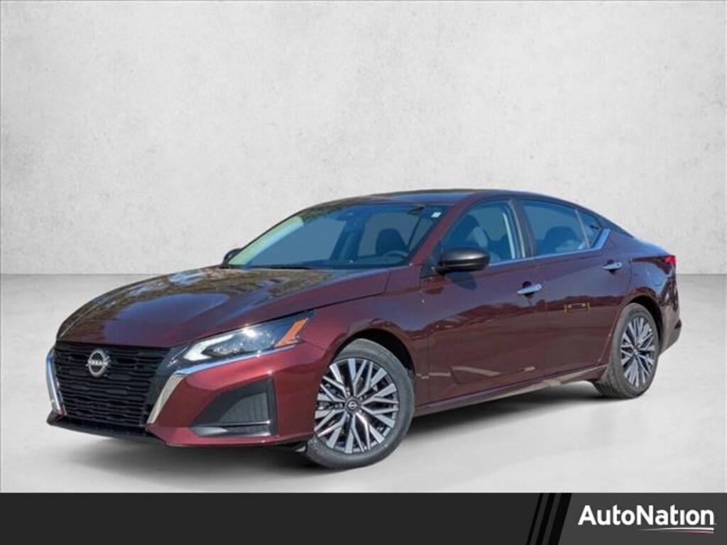 Used 2025 Nissan Altima SV Sedan