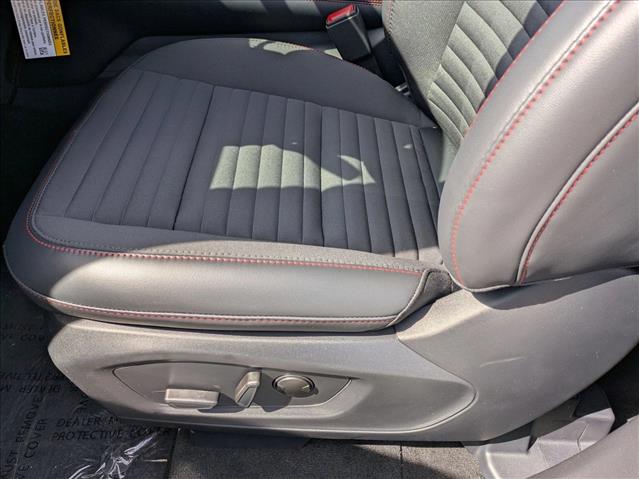 2025 Ford Explorer ST-Line photo 4