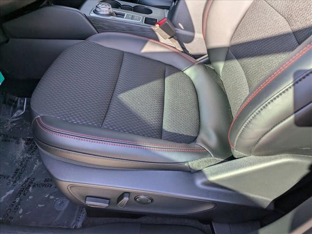2025 Ford Escape ST-Line photo 3