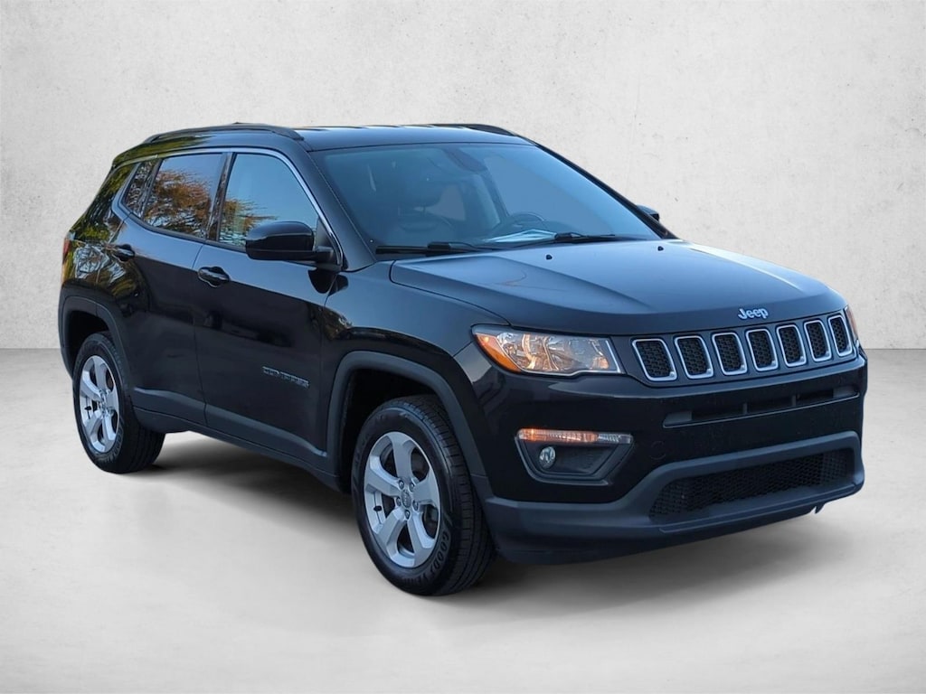 Used 2018 Jeep Compass Latitude SUV