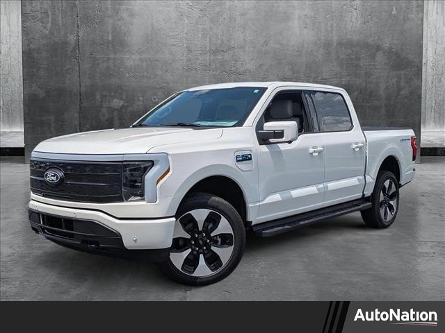 2025 Ford F-150 Lightning Platinum's photo