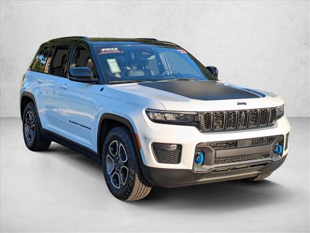 2022 Jeep Cherokee Trailhawk 4xe photo 3