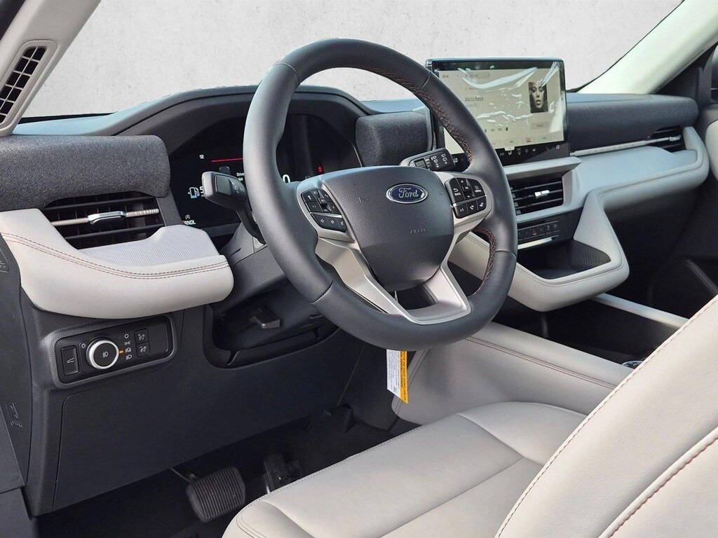 New 2026 Ford Explorer Active w/200A Pkg SUV