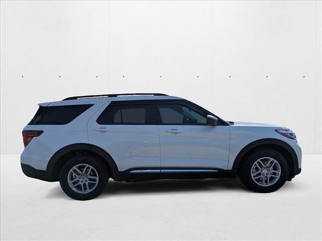 2025 Ford Explorer photo 4