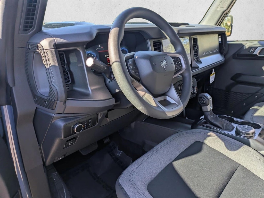 New 2025 Ford Bronco Base SUV