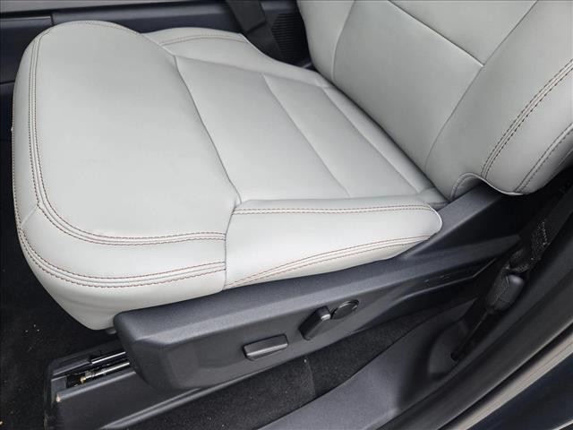 2025 Ford Expedition photo 4