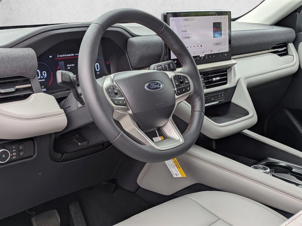 New 2026 Ford Explorer Active w/200A Pkg SUV