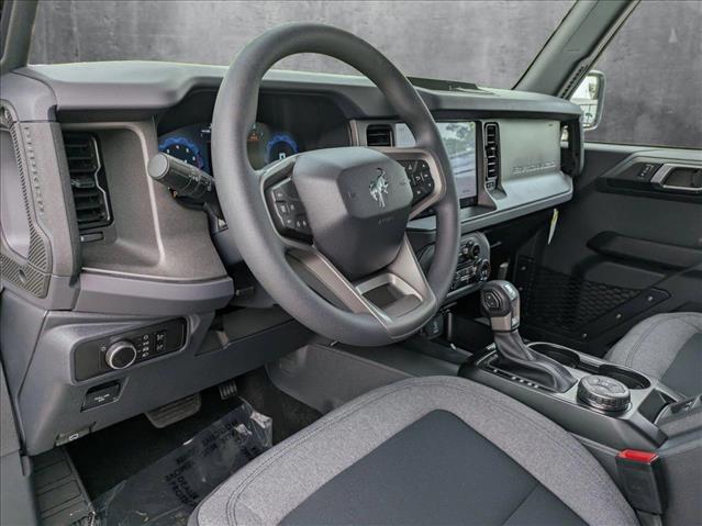 2025 Ford Bronco Base photo 3