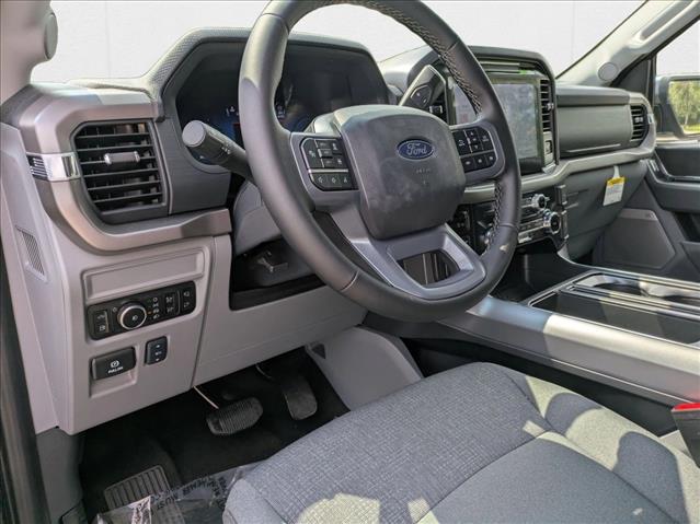 2025 Ford F-150 XLT photo 3