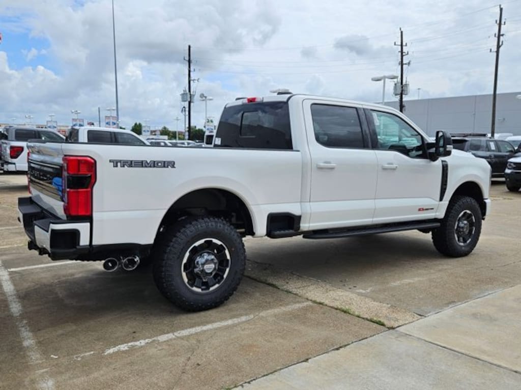 New 2025 Ford F-350 Platinum Truck Crew Cab