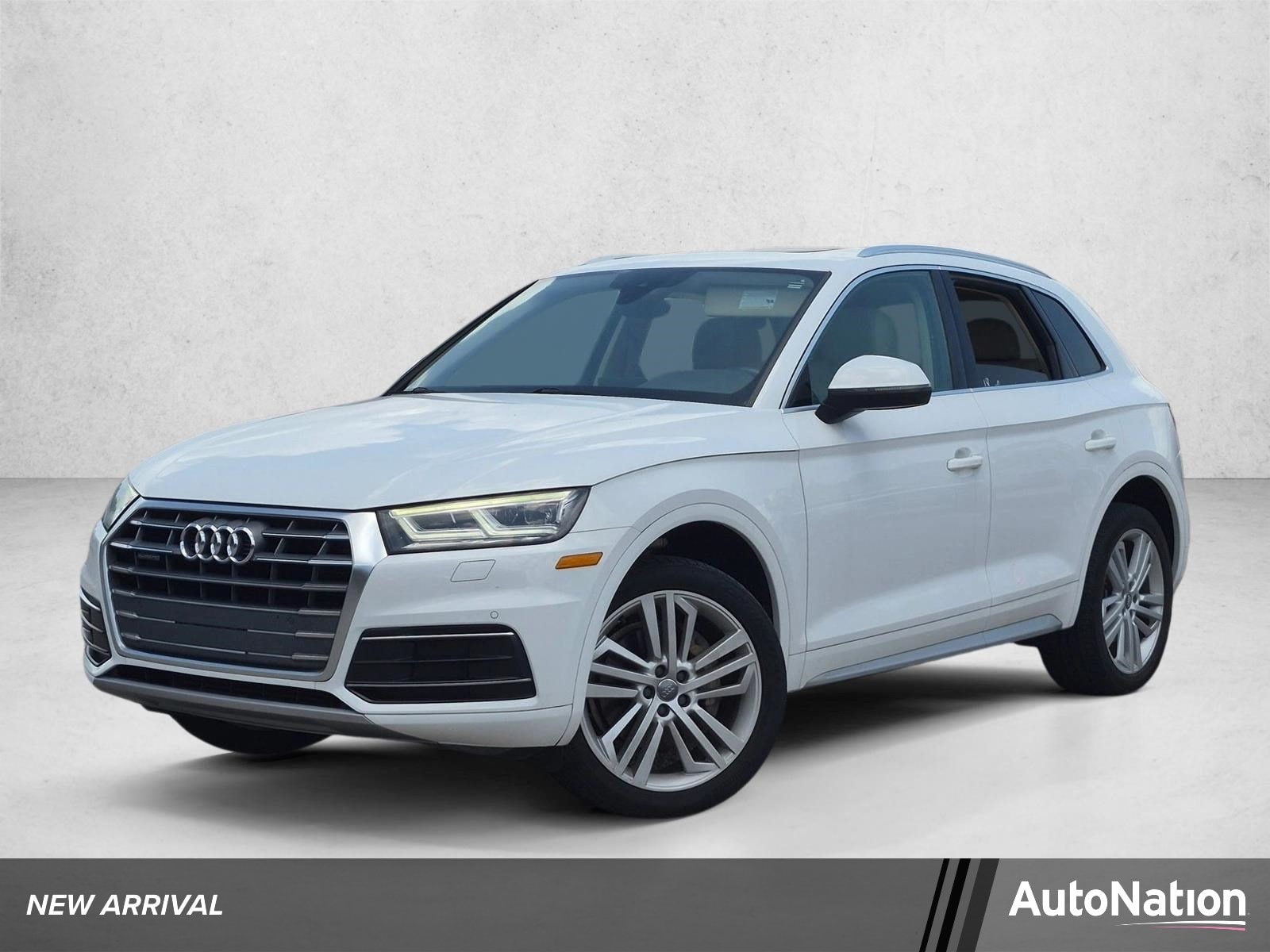 2018 Audi Q5 2.0T quattro S tronic Premium Plus's photo