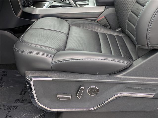 2025 Ford F-150 Platinum photo 4