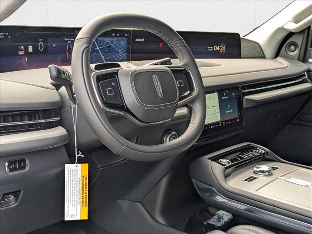 2025 Lincoln Navigator L Reserve photo 3