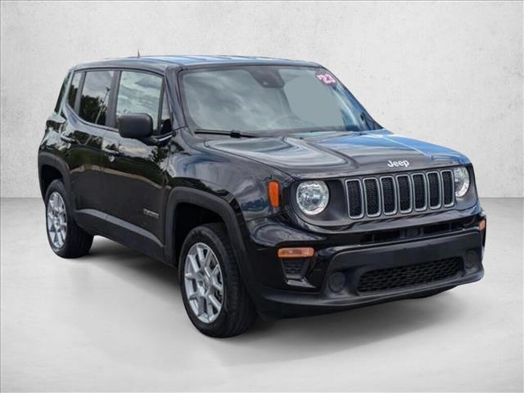 Used 2023 Jeep Renegade Latitude SUV