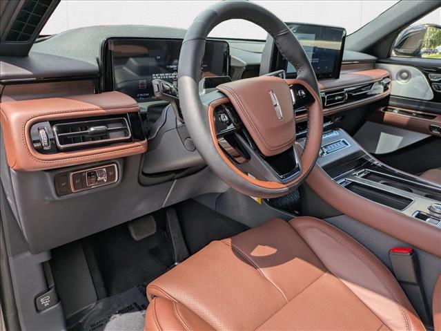 2025 Lincoln Aviator Reserve photo 3