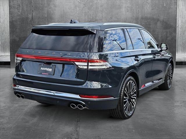 2025 Lincoln Aviator Black Label photo 2