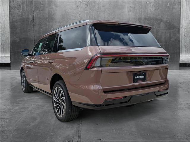 2025 Lincoln Navigator Black Label photo 2
