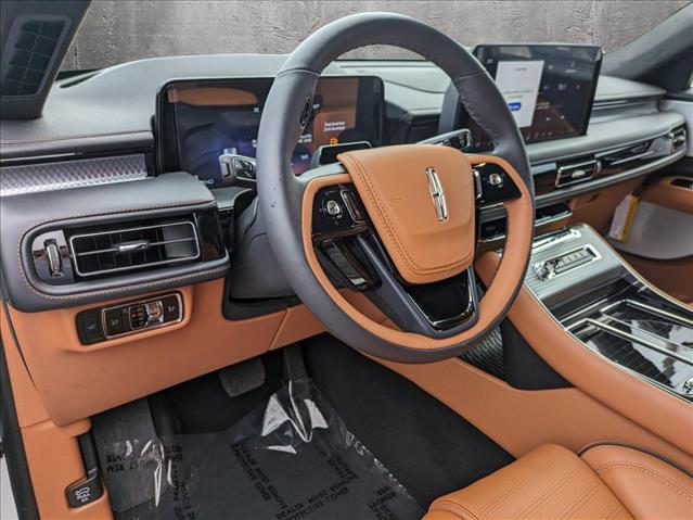2025 Lincoln Aviator Black Label photo 3
