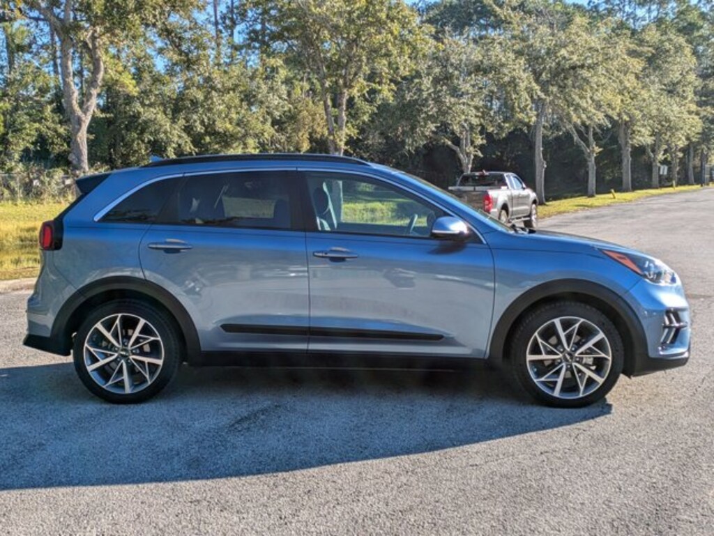Used 2022 Kia Niro Touring SE SUV