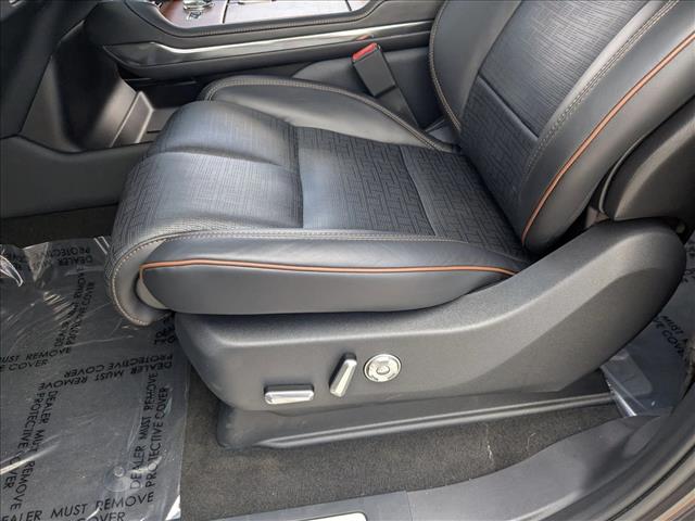 2025 Lincoln Navigator Black Label photo 4