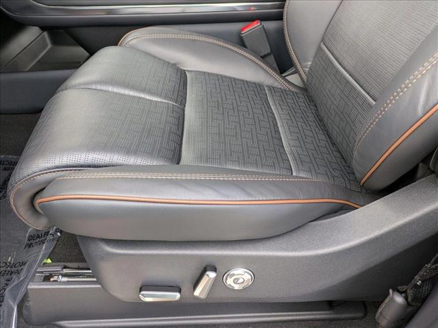 2025 Lincoln Navigator Black Label photo 4