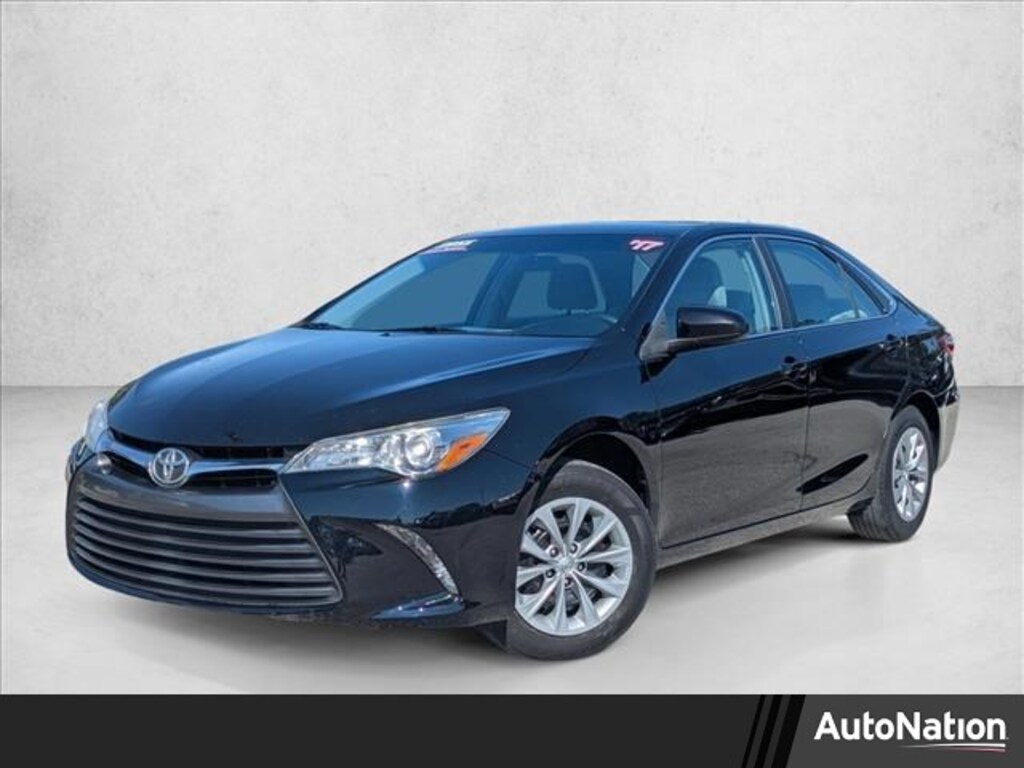 Used 2017 Toyota Camry LE Sedan
