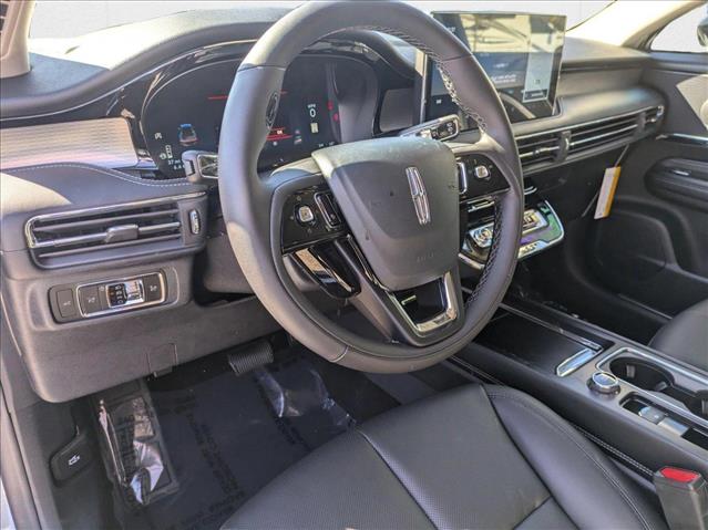 2025 Lincoln Corsair Premiere photo 3