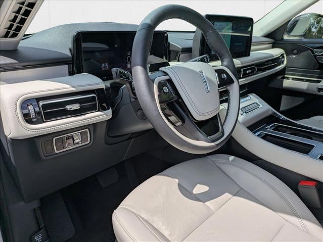 2025 Lincoln Aviator Reserve photo 3