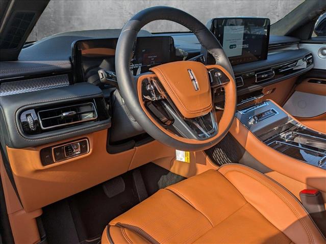 2025 Lincoln Aviator Black Label photo 3