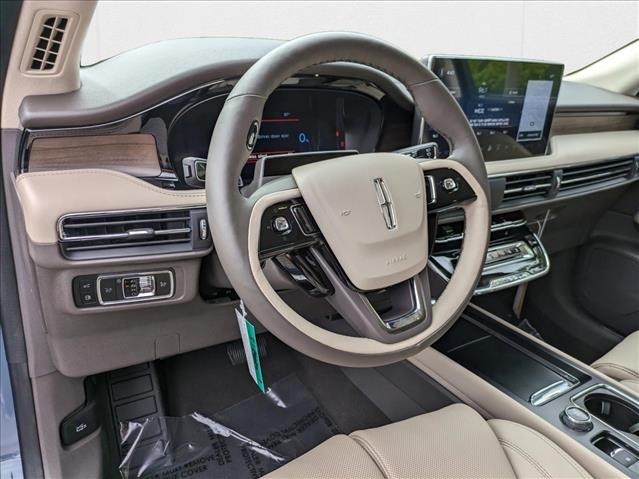 2024 Lincoln Corsair Grand Touring photo 3