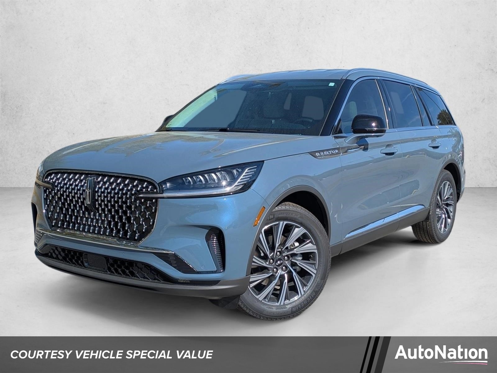 2026 Lincoln Aviator Premiere RWD's photo