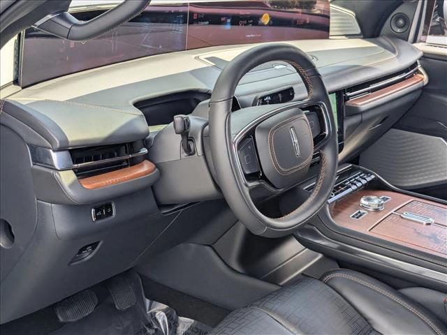 2025 Lincoln Navigator Black Label photo 3