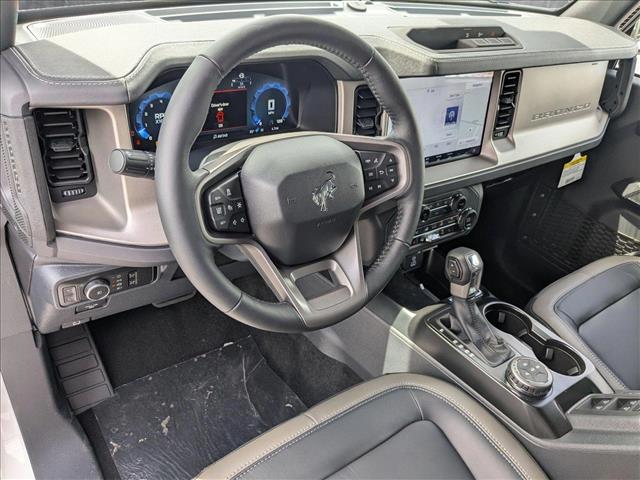 2025 Ford Bronco Outer Banks photo 3