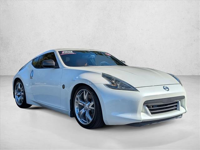 2009 Nissan 370Z Touring photo 3