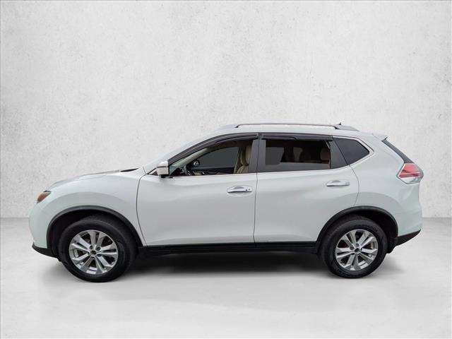 2016 Nissan Rogue SV photo 2