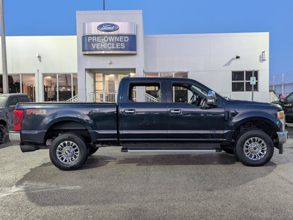 Certified 2022 Ford F-250 XLT Truck Crew Cab